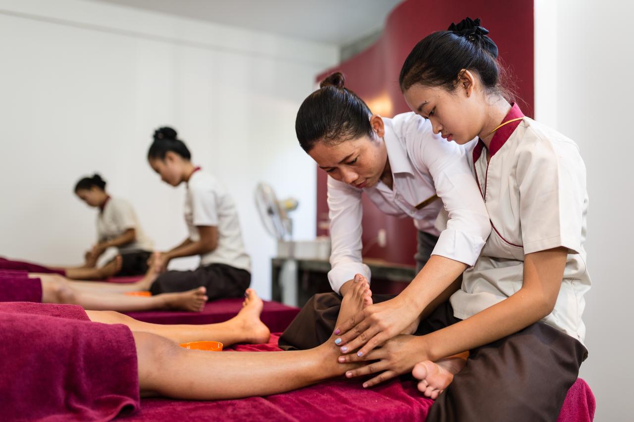Sala Bai Hotel & Restaurant School Siem Reap Exteriör bild